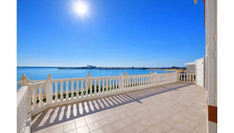 Asunto - Jälleenmyynti - Torrevieja - Acequion