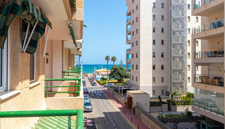 Asunto - Jälleenmyynti - Torrevieja - LA MATA