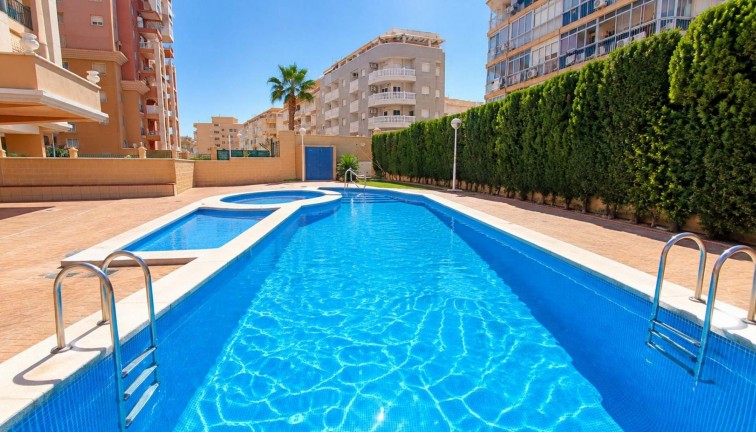 Asunto - Jälleenmyynti - Torrevieja - Playa de los Locos