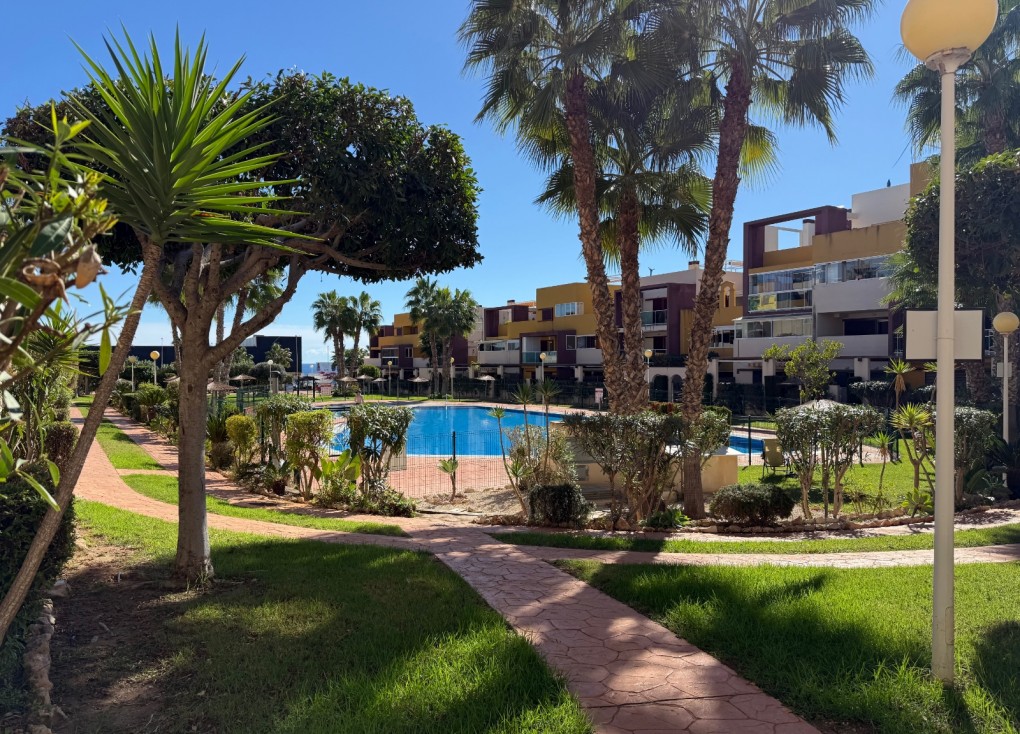 Återförsäljning -  Bostad - Översta våningen  - Orihuela Costa - Playa Flamenca