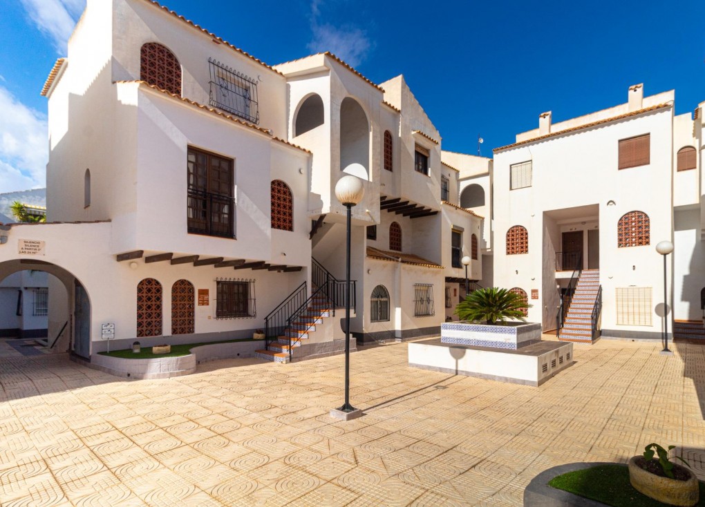 Återförsäljning -  Bostad - Översta våningen  - Torrevieja - Acequion