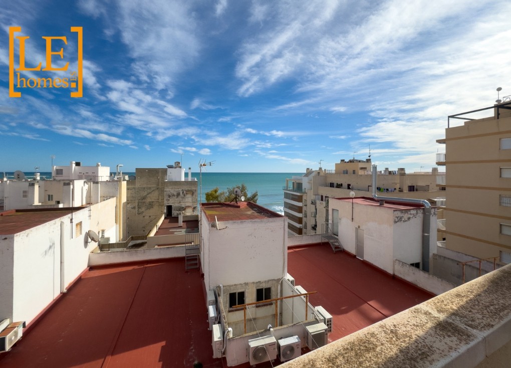 Återförsäljning -  Bostad - Översta våningen  - Torrevieja - Playa de los Locos