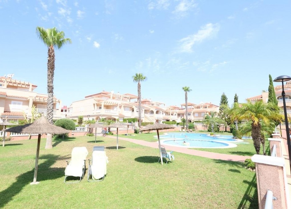 Återförsäljning - Bungalow - Orihuela Costa - Punta Prima