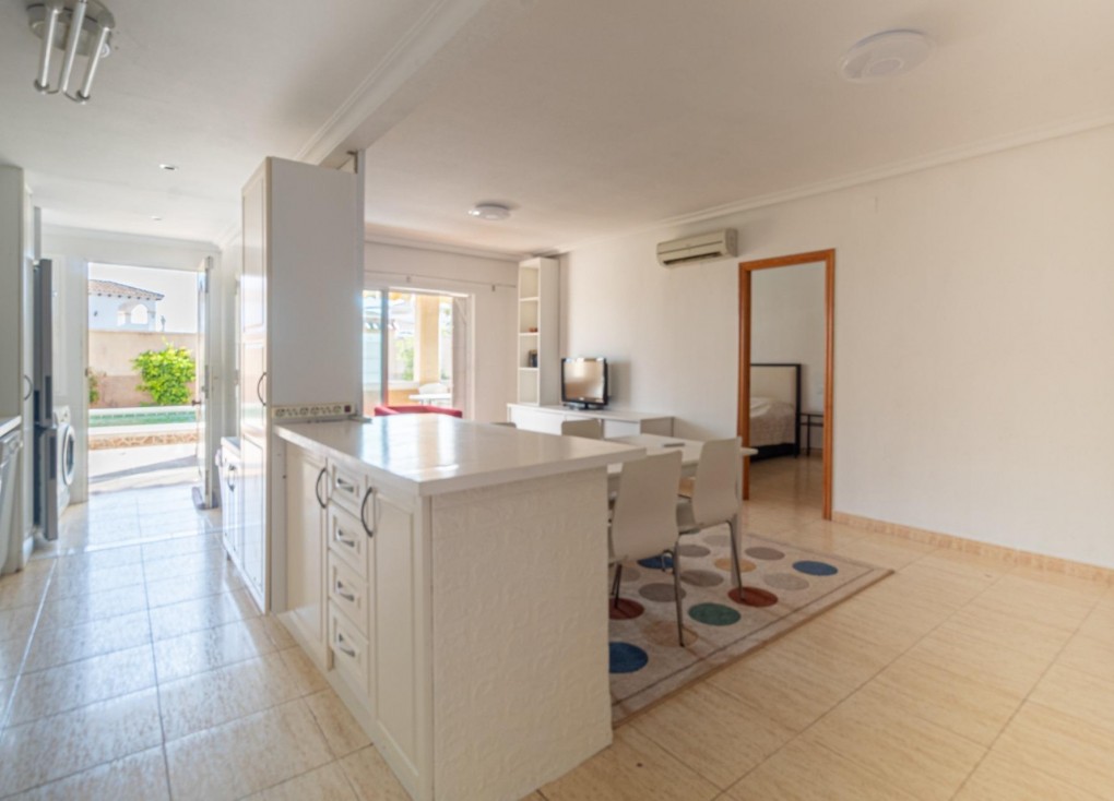 Återförsäljning - Bungalow - Orihuela Costa - Punta Prima