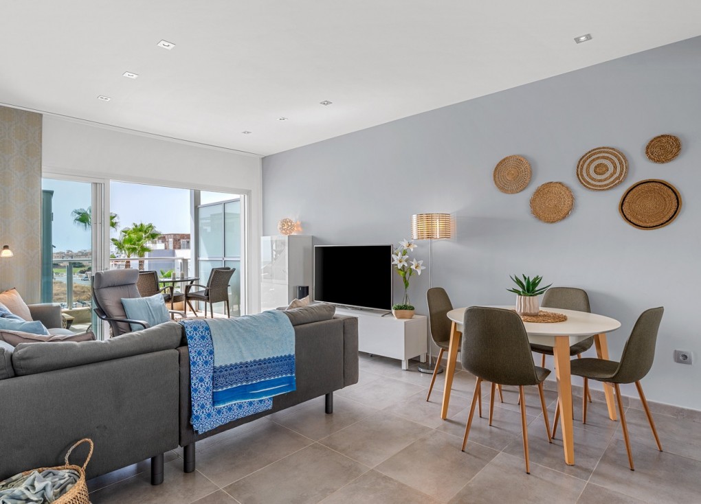 Återförsäljning - Bungalow - Orihuela Costa - Punta Prima
