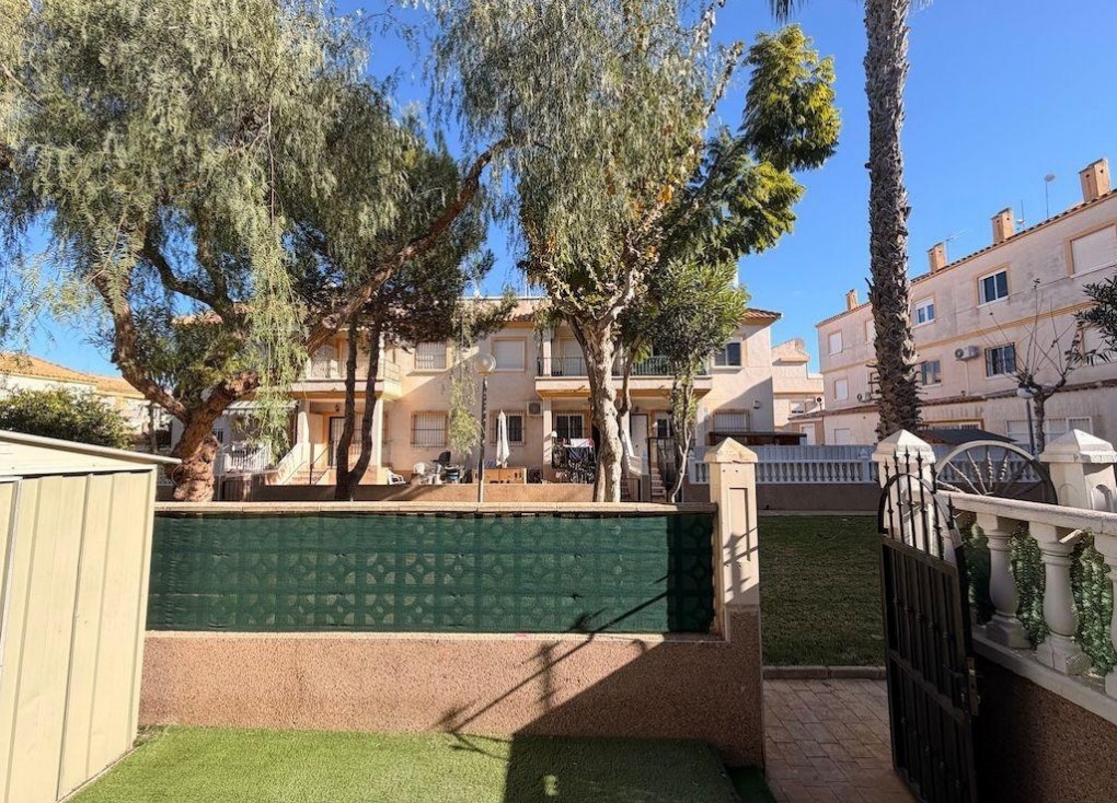 Återförsäljning - Bungalow - Orihuela Costa - Villamartín