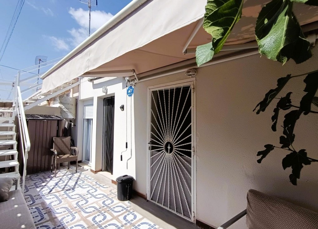 Återförsäljning - Bungalow - Torrevieja - La Siesta