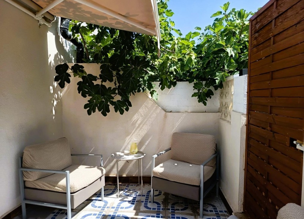 Återförsäljning - Bungalow - Torrevieja - La Siesta