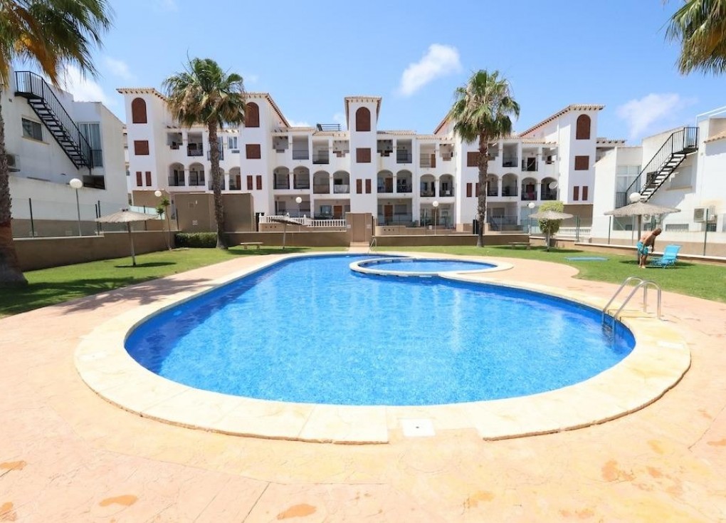 Återförsäljning - Duplex apartment (två våningar) - Orihuela Costa - Punta Prima