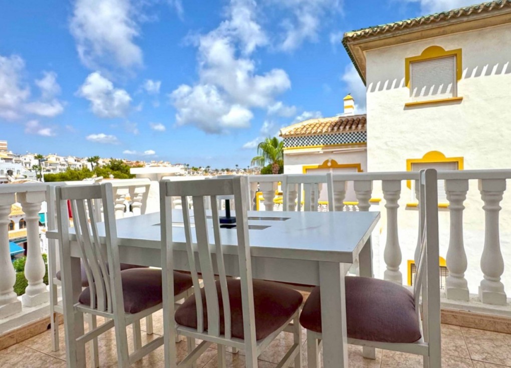 Återförsäljning - Duplex apartment (två våningar) - Torrevieja - LA MATA