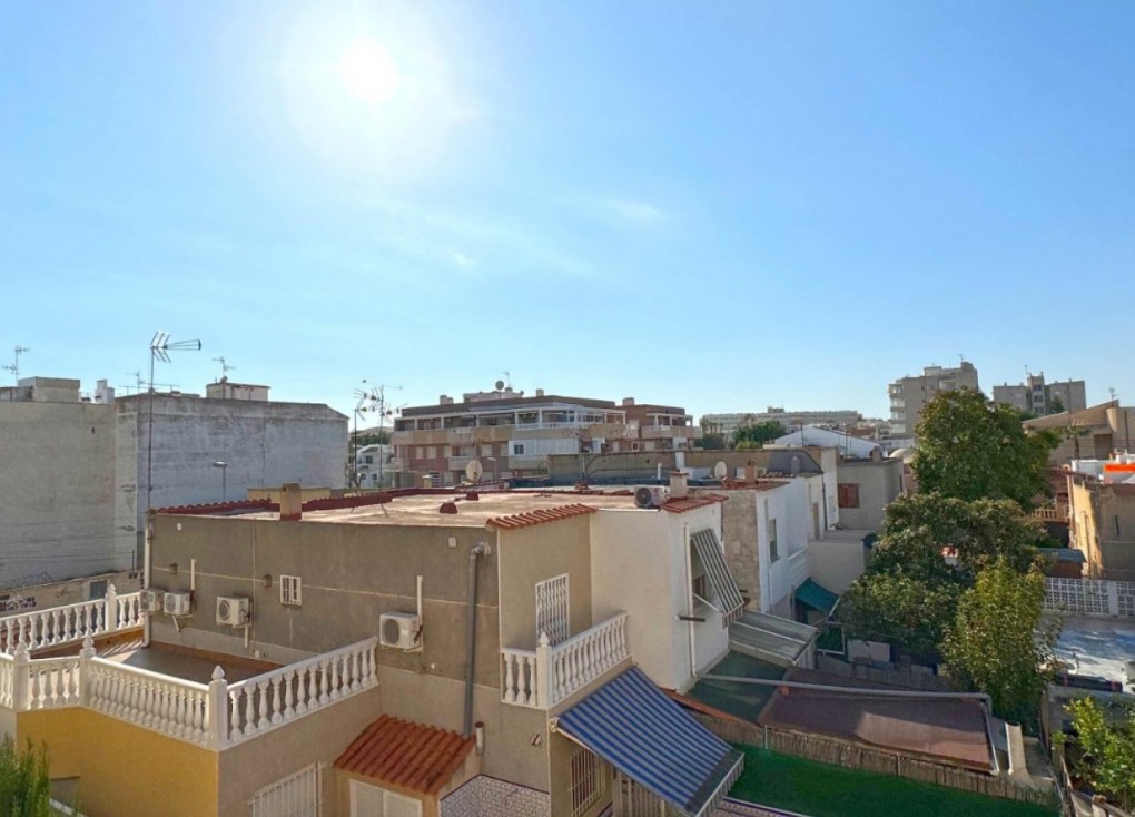 Återförsäljning - Duplex apartment (två våningar) - Torrevieja