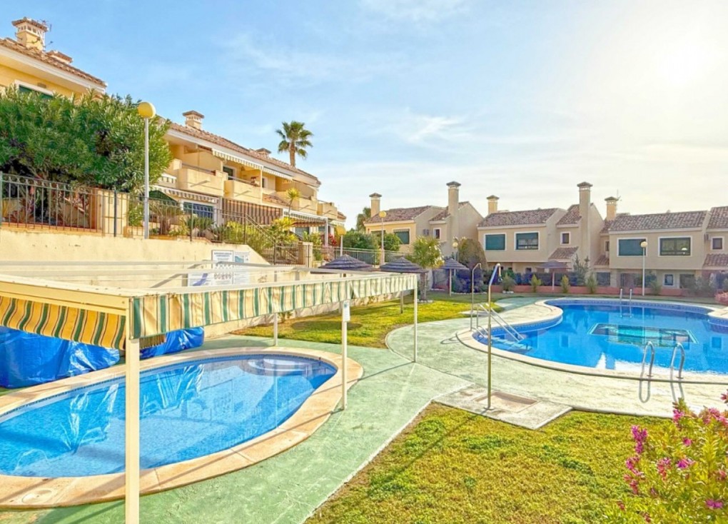 Återförsäljning - Lägenhet - Orihuela Costa - Campoamor