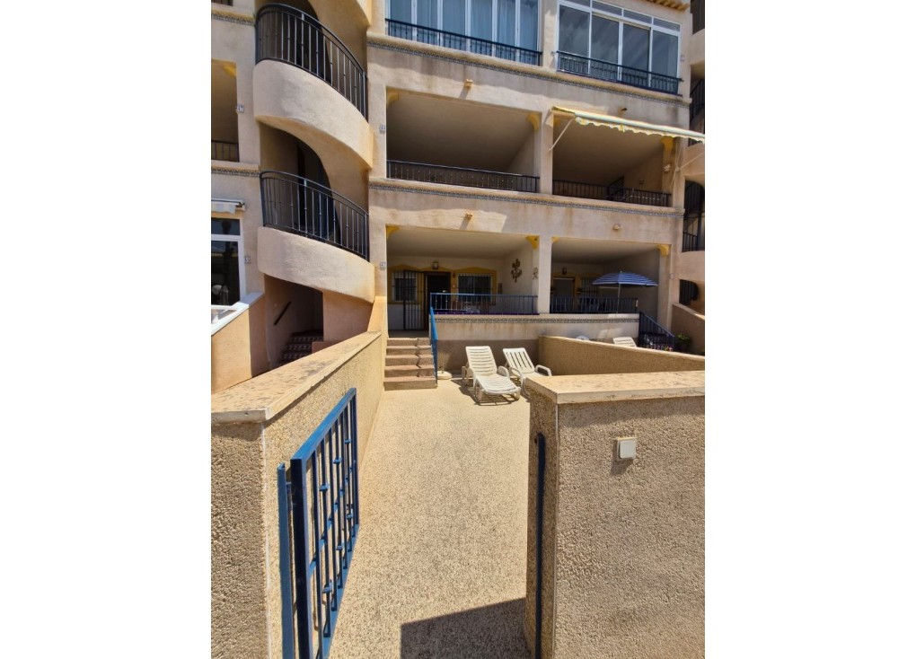 Återförsäljning - Lägenhet - Orihuela Costa - Punta Prima