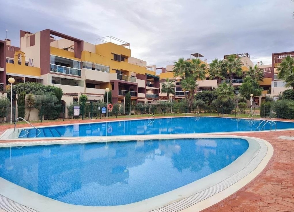 Återförsäljning - Lägenhet - Orihuela Costa - Punta Prima