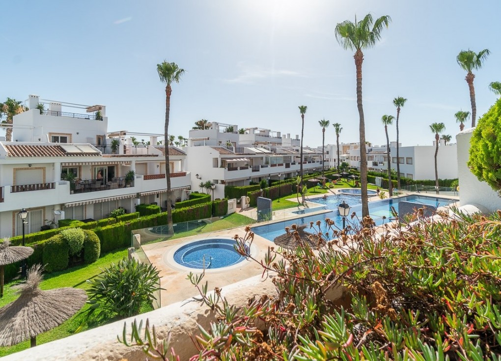 Återförsäljning - Lägenhet - Orihuela Costa - Villamartín