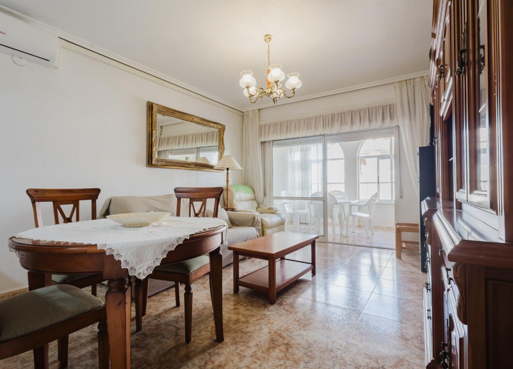 Återförsäljning - Lägenhet - Torrevieja - Acequion