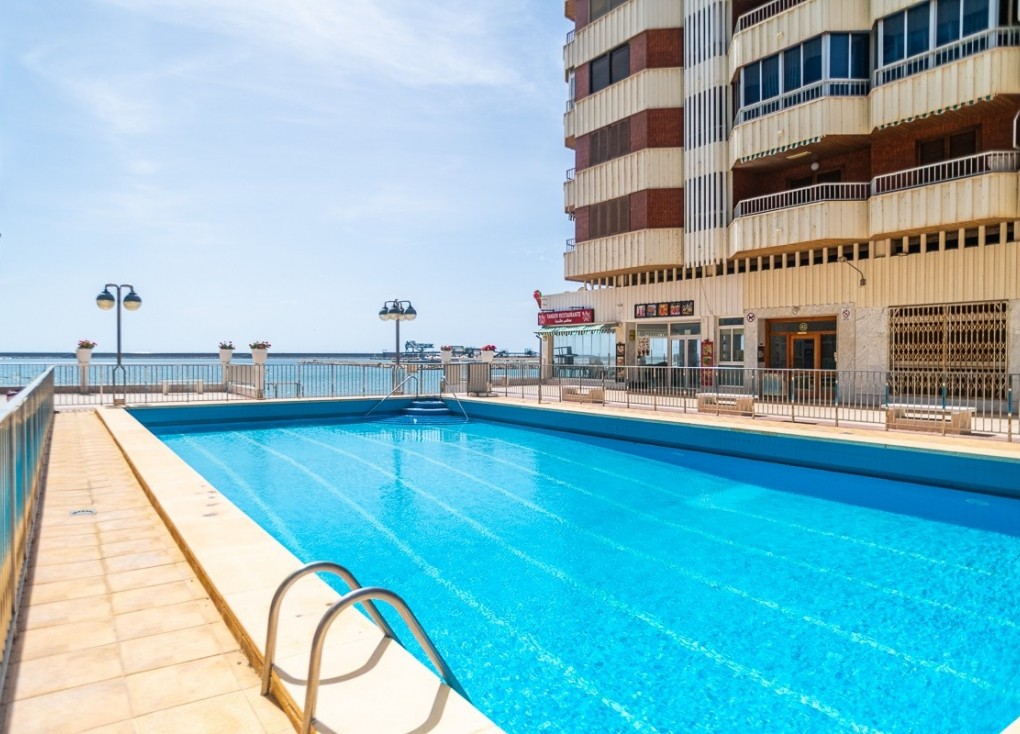 Återförsäljning - Lägenhet - Torrevieja - Acequion