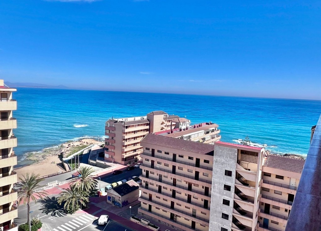 Återförsäljning - Lägenhet - Torrevieja - Cabo cervera
