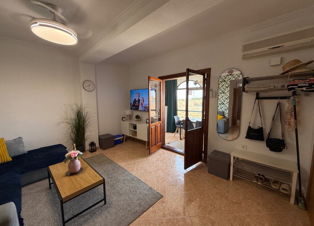 Återförsäljning - Lägenhet - Torrevieja - LA MATA