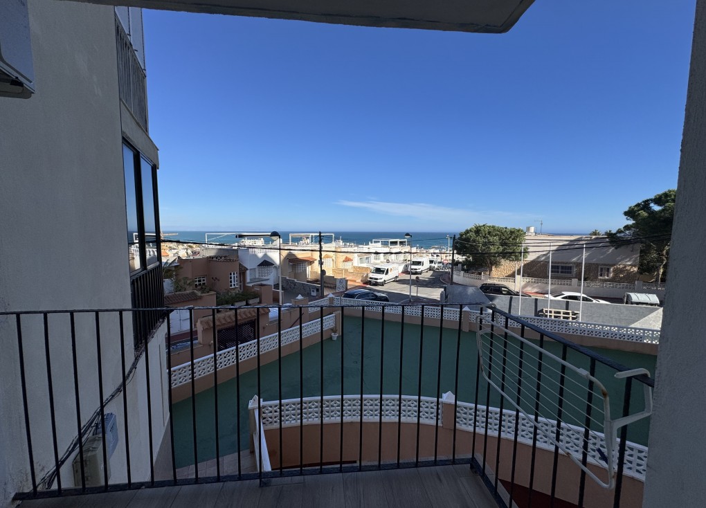 Återförsäljning - Lägenhet - Torrevieja - LA MATA