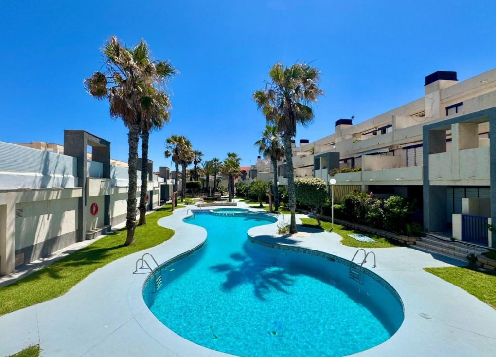 Återförsäljning - Lägenhet - Torrevieja - LA MATA