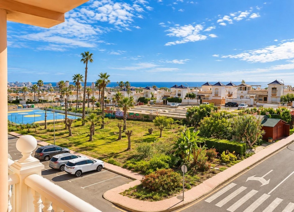 Återförsäljning - Lägenhet - Torrevieja - Los Altos