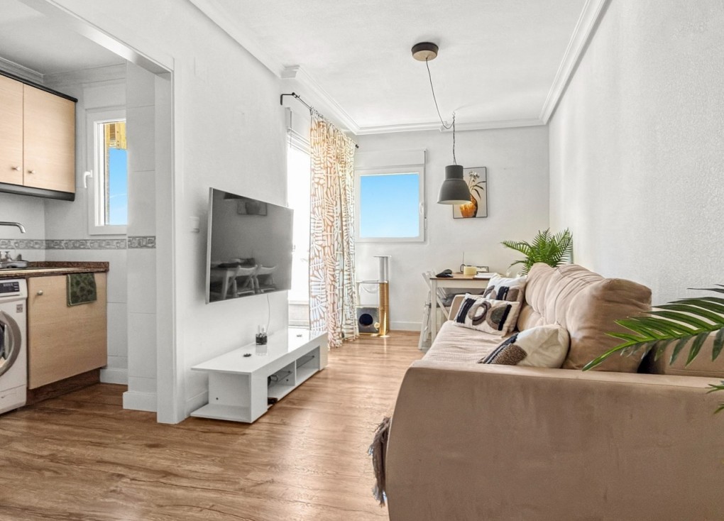 Återförsäljning - Lägenhet - Torrevieja - Nueva Torrevieja