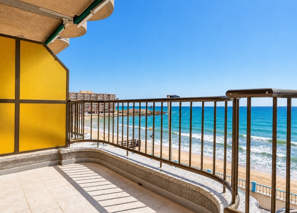 Återförsäljning - Lägenhet - Torrevieja - Playa de los Locos