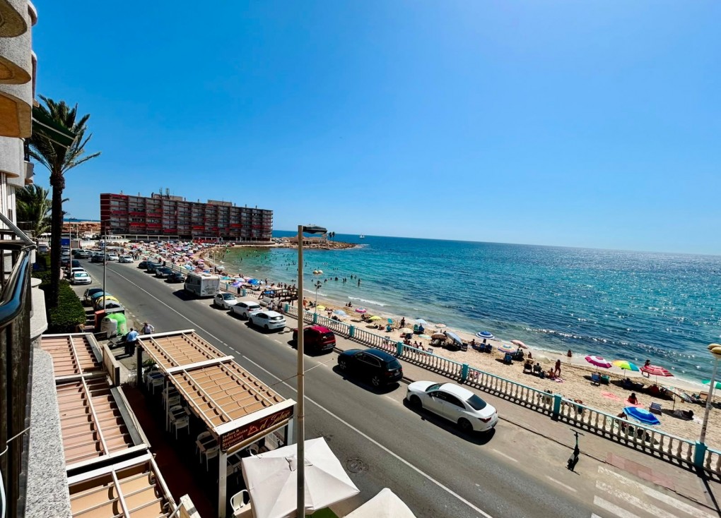 Återförsäljning - Lägenhet - Torrevieja - Playa de los Locos