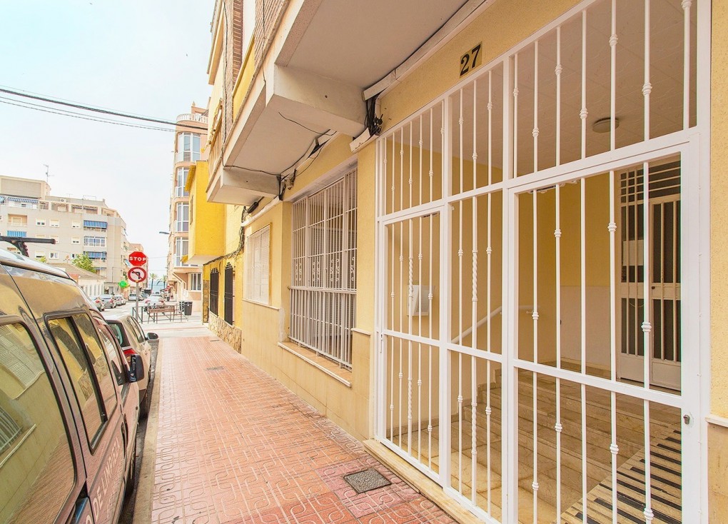 Återförsäljning - Lägenhet - Torrevieja - Playa del Cura