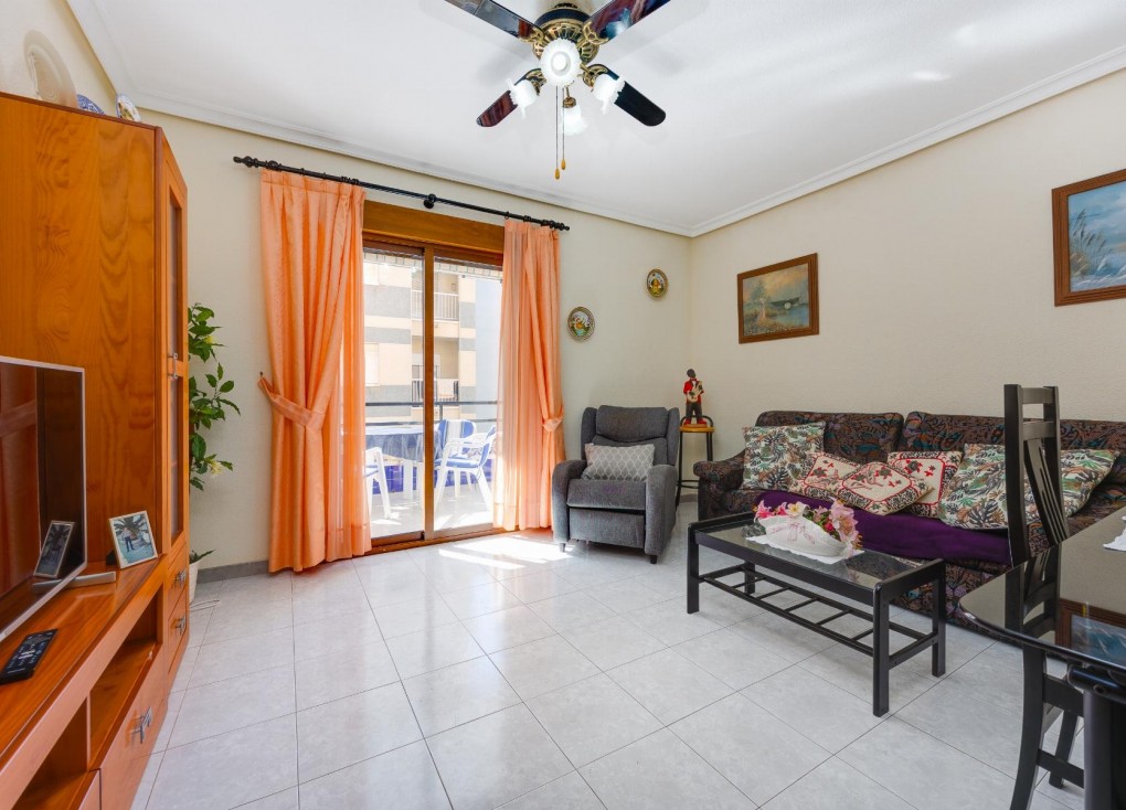 Återförsäljning - Lägenhet - Torrevieja - Playa del Cura