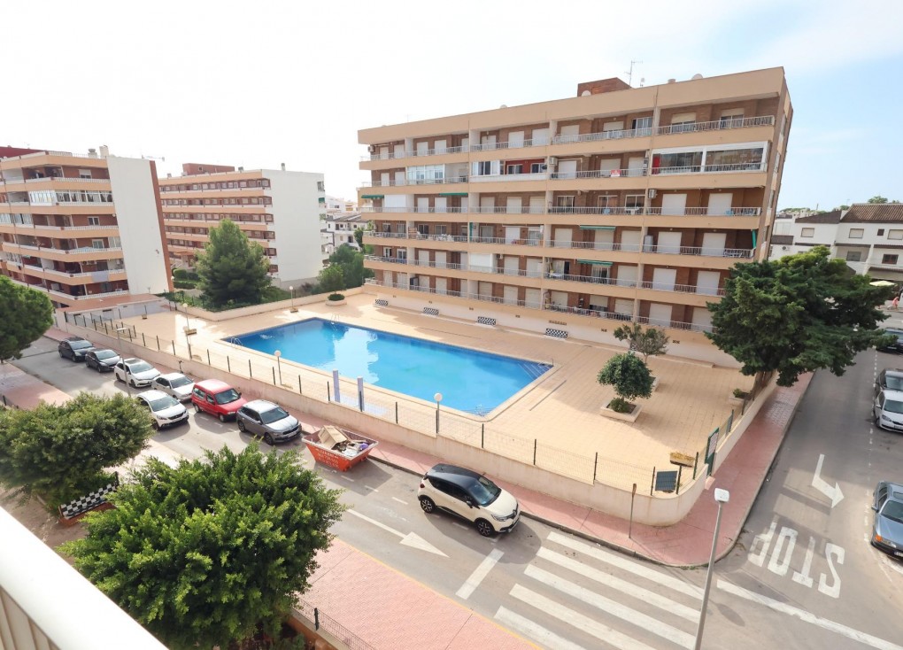 Återförsäljning - Lägenhet - Torrevieja - Punta Prima