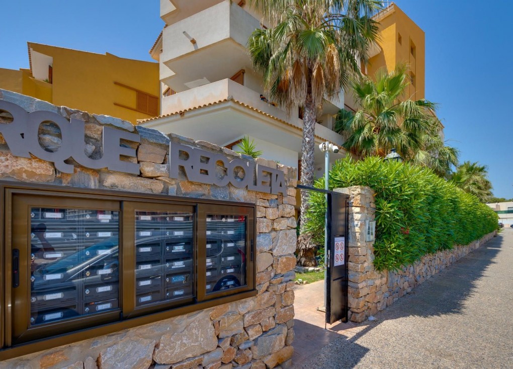 Återförsäljning - Lägenhet - Torrevieja - Punta Prima