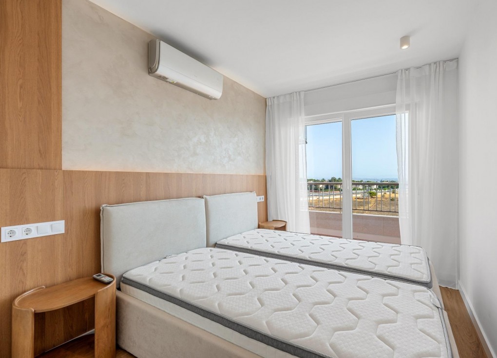 Återförsäljning - Lägenhet - Torrevieja - Punta Prima