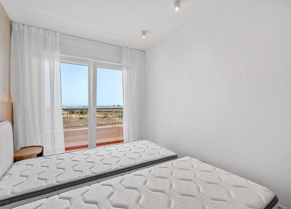 Återförsäljning - Lägenhet - Torrevieja - Punta Prima