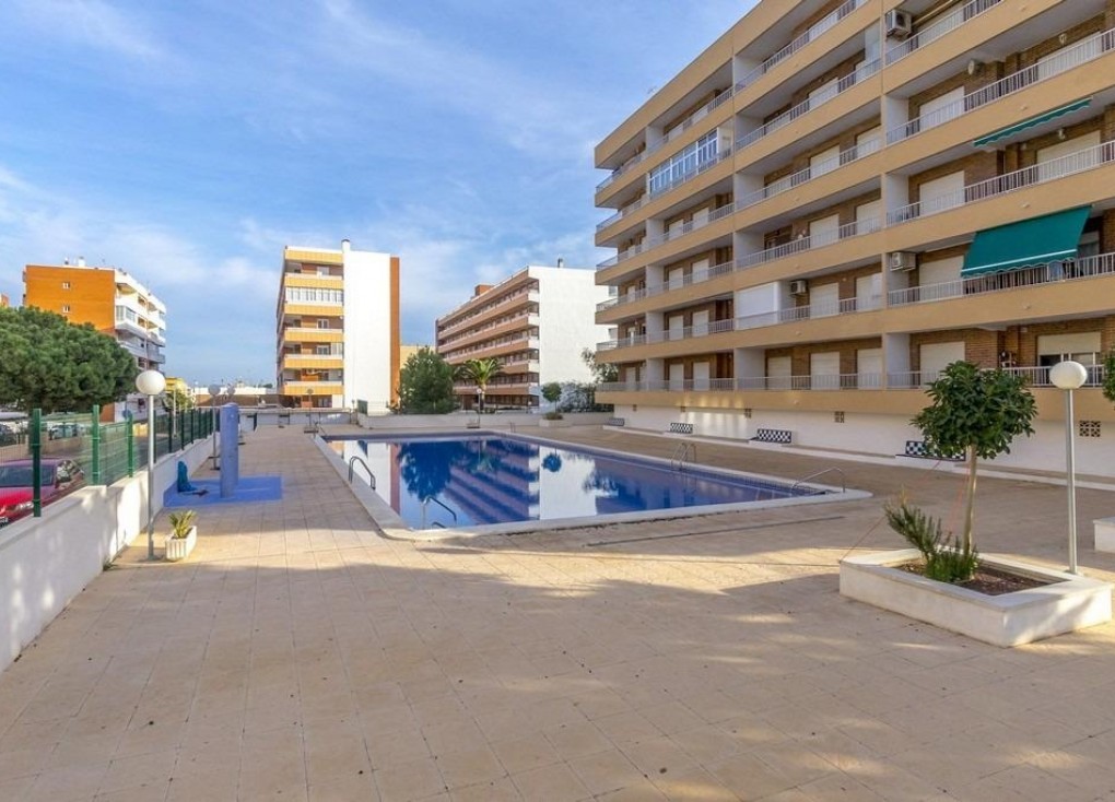 Återförsäljning - Lägenhet - Torrevieja - Punta Prima