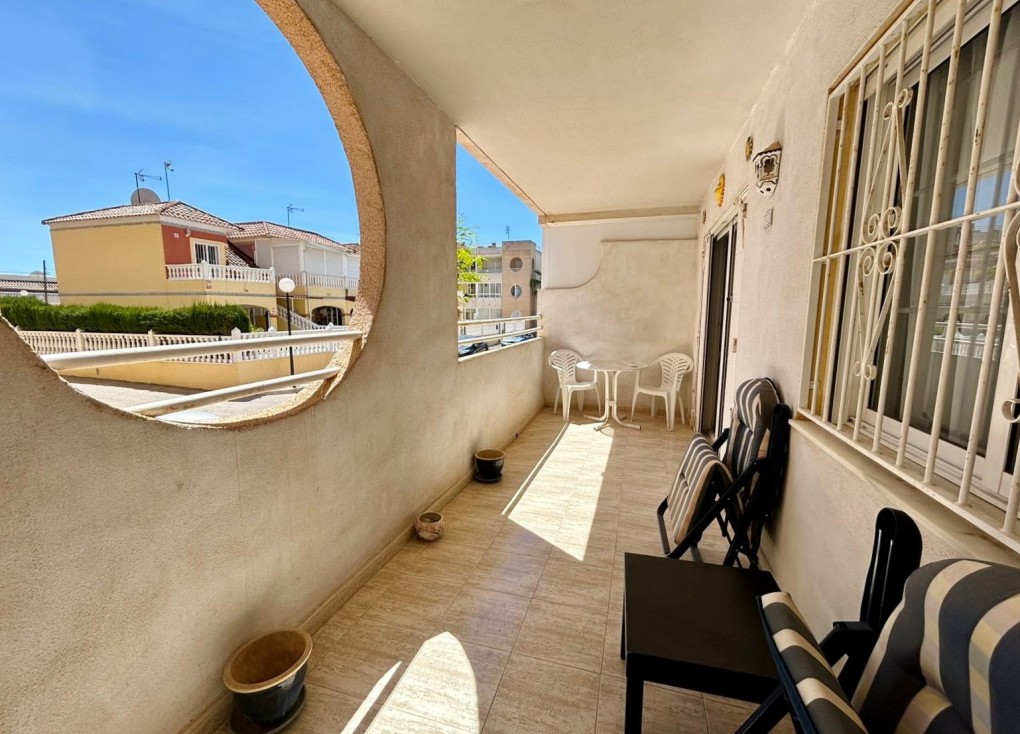 Återförsäljning - Lägenhet - Torrevieja - San Luis