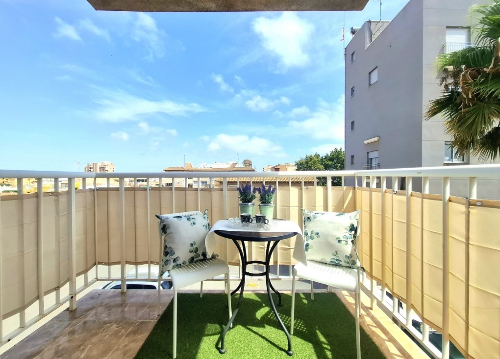 Återförsäljning - Lägenhet - Torrevieja