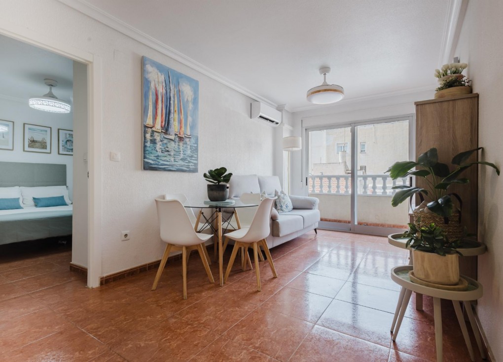 Återförsäljning - Lägenhet - Torrevieja