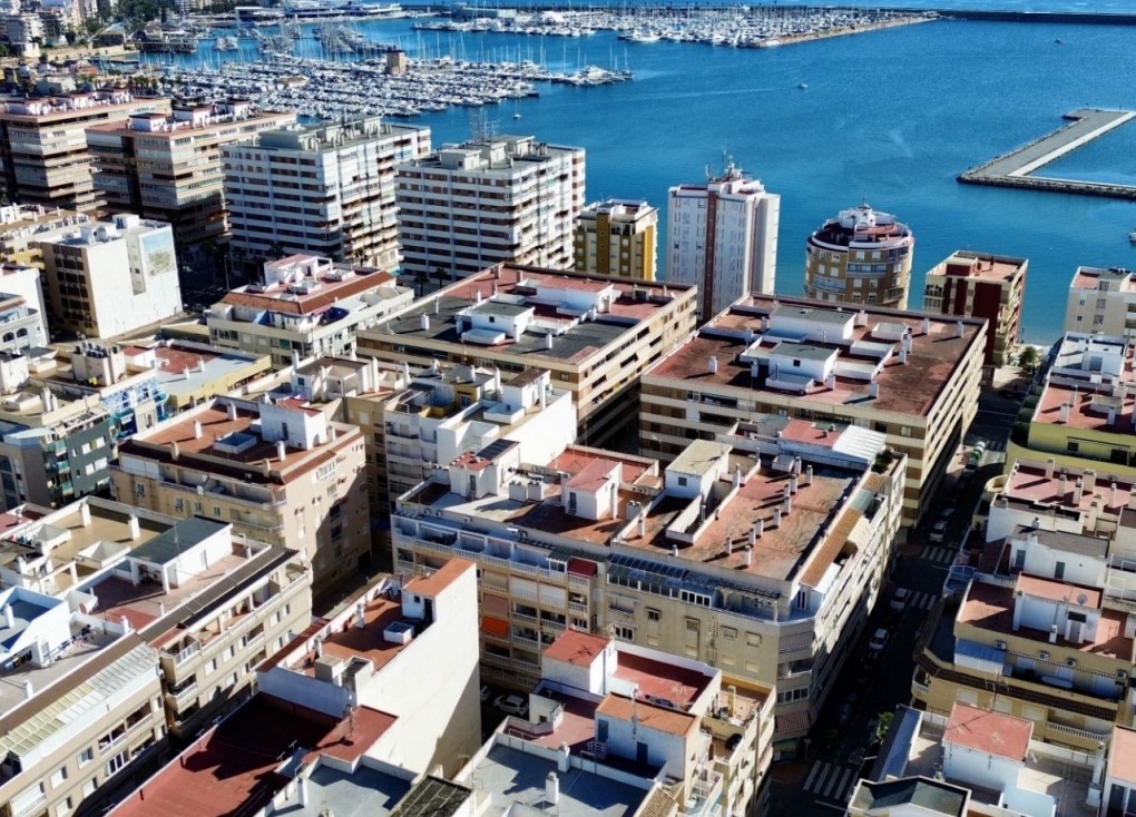 Återförsäljning - Lägenhet - Torrevieja