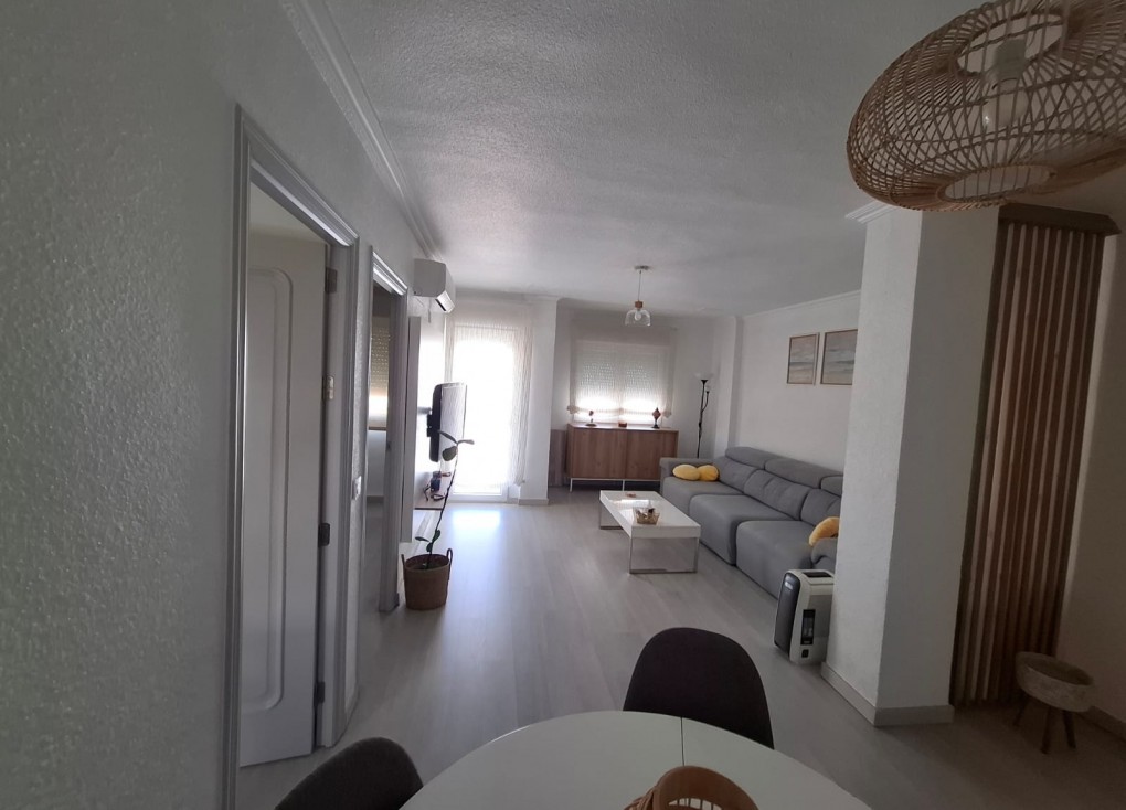 Återförsäljning - Lägenhet - Torrevieja