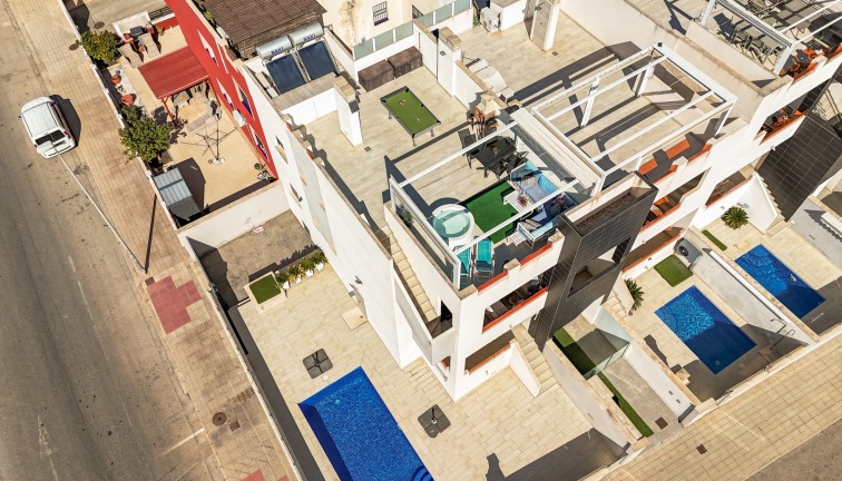 Bungalow - Resale - Los Altos - Los Altos