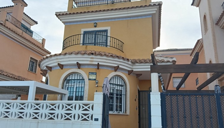 Casa adosada - Reventa - Los Montesinos - LOS MONTESINOS