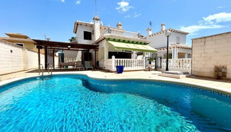 Chalet - Resale - Orihuela Costa - La Zenia