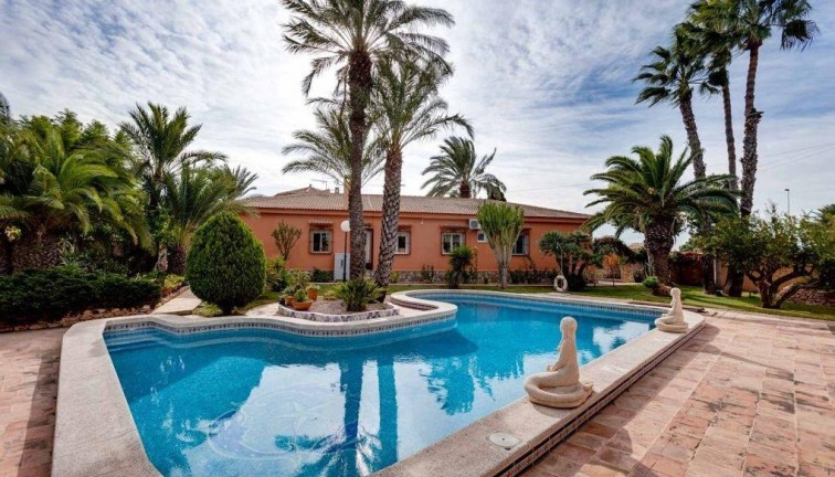 Erillistalo - Jälleenmyynti - Torrevieja - La Siesta