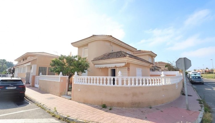 Erillistalo - Jälleenmyynti - Torrevieja - Los Balcones