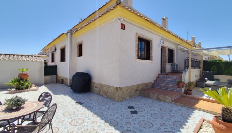 Fristående hus - Återförsäljning - Villamartín - Villamartín