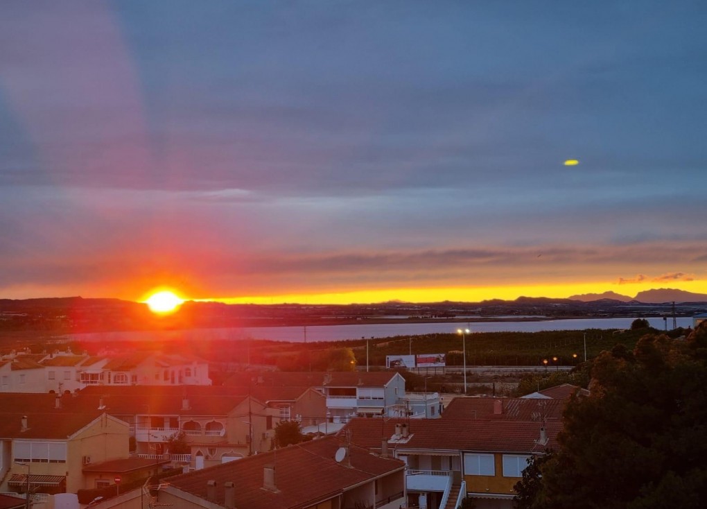 Jälleenmyynti - Asunto - Torrevieja - Acequion