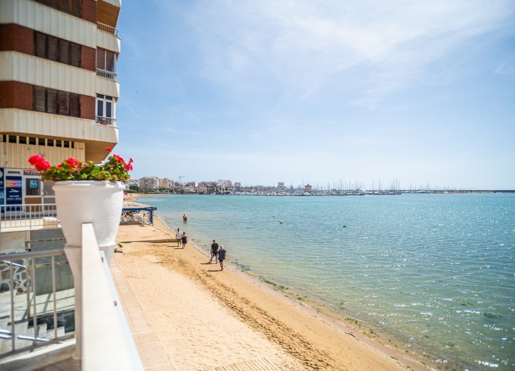 Jälleenmyynti - Asunto - Torrevieja - Acequion
