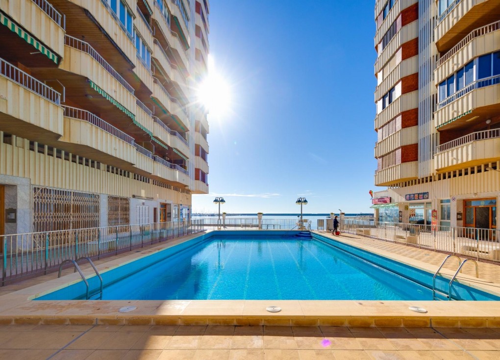 Jälleenmyynti - Asunto - Torrevieja - Acequion